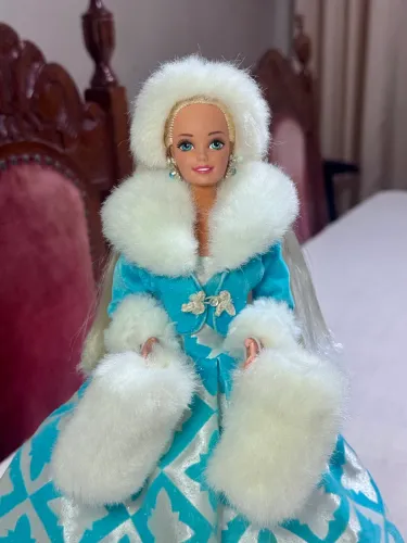 Boneca Barbie 1996 - Winter Renaissance Special Edition