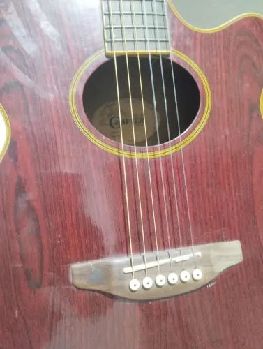 Vende-se violão