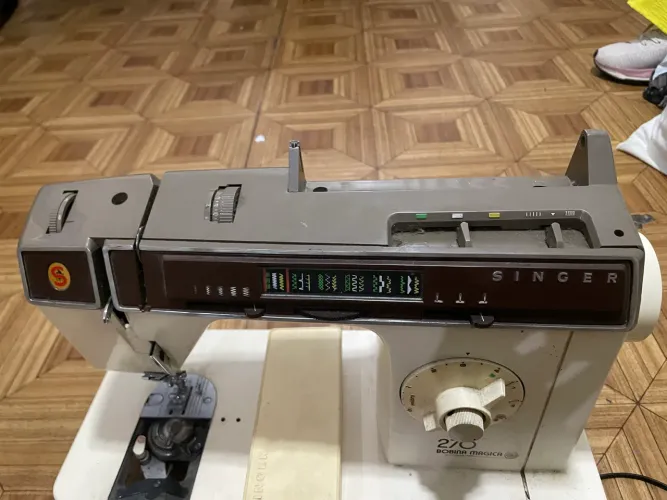 Máquina de costura Singer