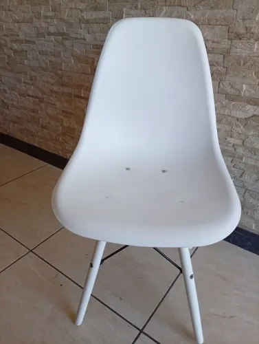 Cadeira EAMES OR DESIGN FENDI Branca