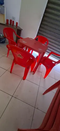 Jogo de mesa 4 cadeiras