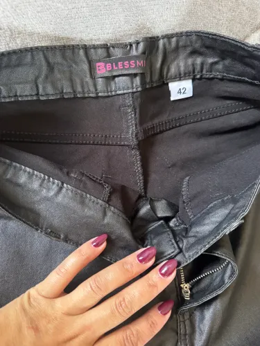 Calça Resinada