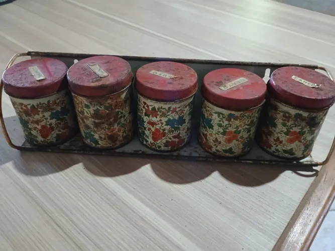 Antigo Conjunto de Latinhas de Tempero - Vintage