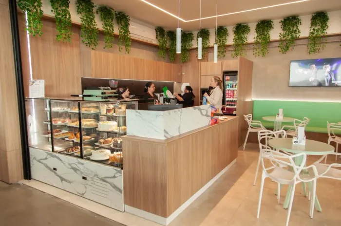 MÓVEIS CAFETERIA