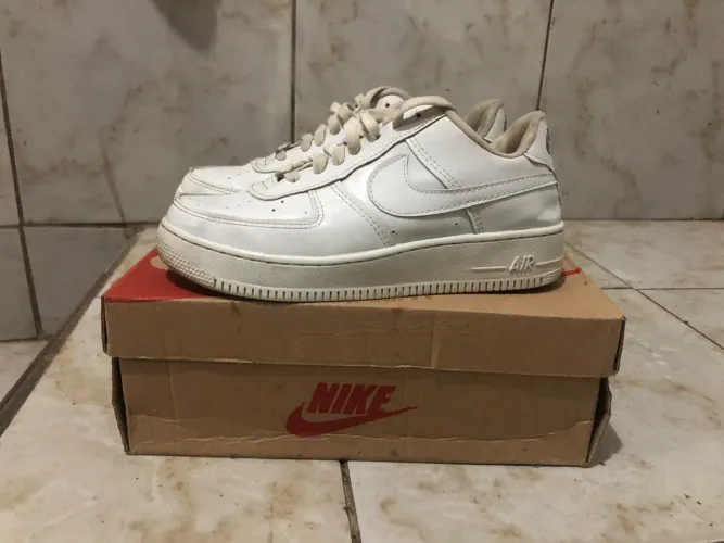 Air force com caixa