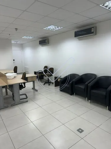 Oportunidade para compra de uma SALA COMERCIAL NO CEA I em Alphaville Industrial