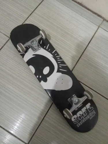 Skate Completo Semi-Novo (Marca Safe Skateboarding)