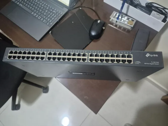 Switch TP-Link TL-SG1048 / 48 portas