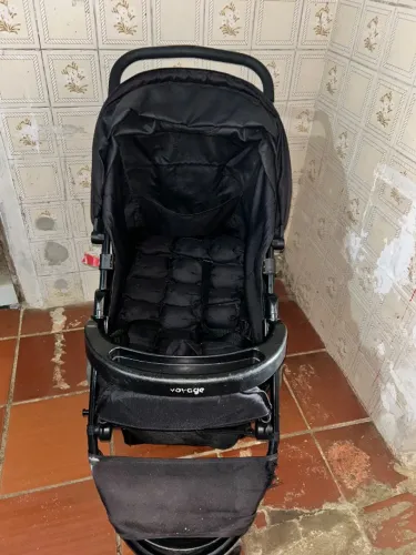 Carrinho e bebê conforto