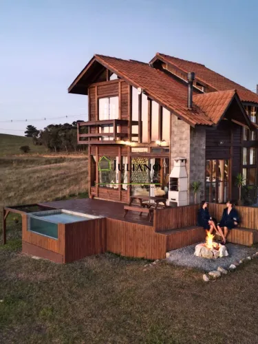 ÓTIMA CASA Á VENDA, com VISTA LINDA , em condomínio fechado na BOA VISTA - RANCHO QUEIMADO