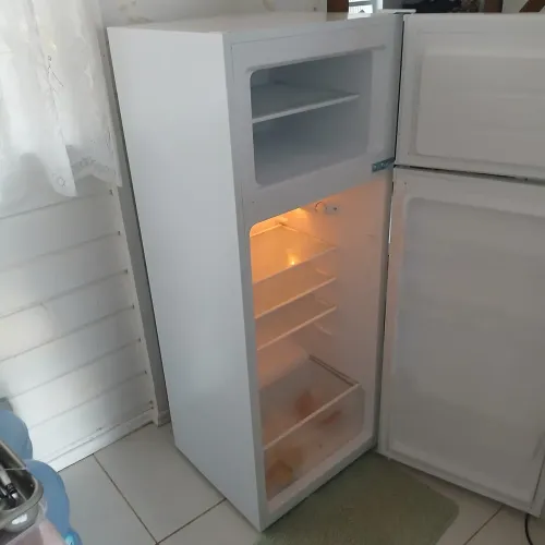 Geladeira EOS Duplex ERV250 - 230 Litros - Seminova