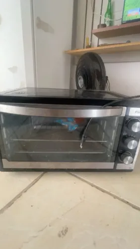 Vendo forno 350,00 pra vim buscar 400,00 pra entregar .