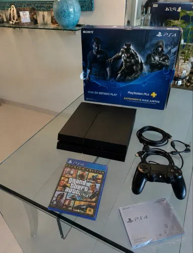 PlayStation 4 muito conservado nunca aberto