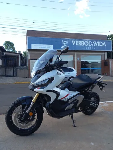 X Adv 750 estado de nova
