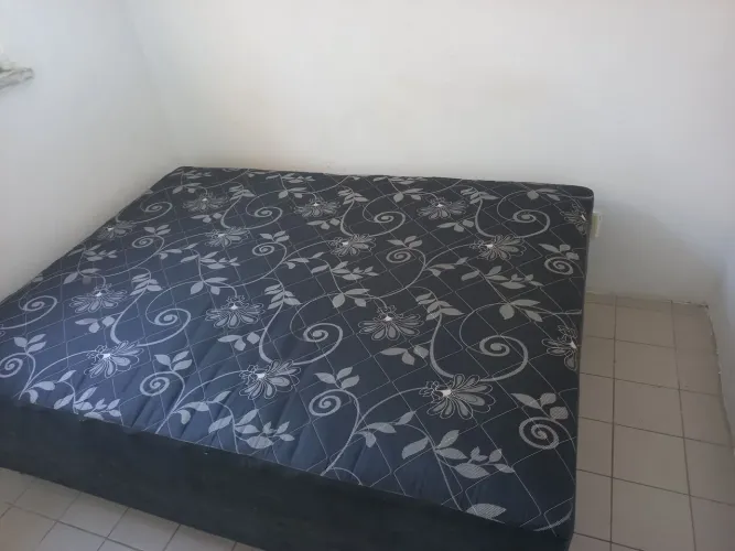 Vendo cama de casal semi nova (150 reais)