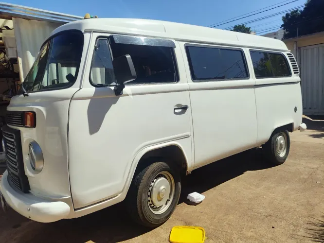Volkswagen Kombi Escolar/50 Anos 1.4 MI Total Flex 2010