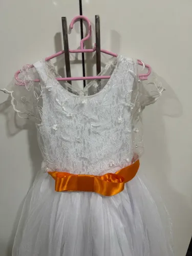 Vendo Vestido Formatura e Dama de honra ( 6 e 7 anos)