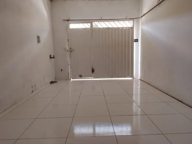 VENDO CASA DE PRIMEIRO ANDAR
