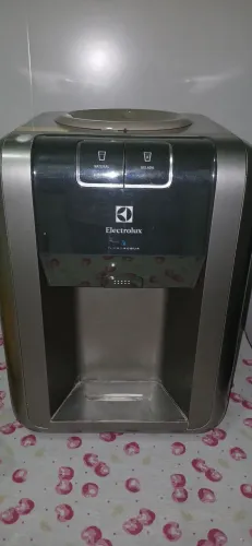 Bebedouro de água refrigerado