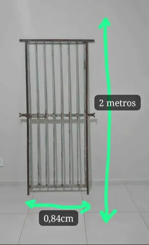 Vende-se Portão de ferro.