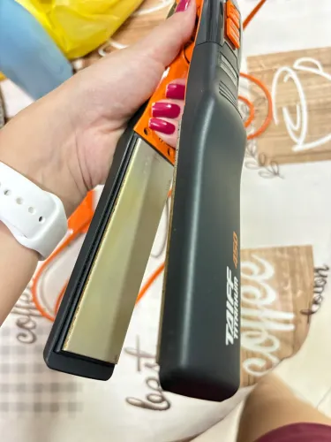 Vendo uma prancha de cabelo da marca Taiff Titanium 450 muito conservada, quase sem uso