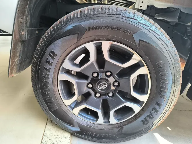 PNEUS ARO 17 - 265/65/17