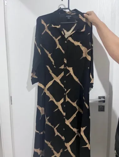 Vestido zinzane longo preto estampado