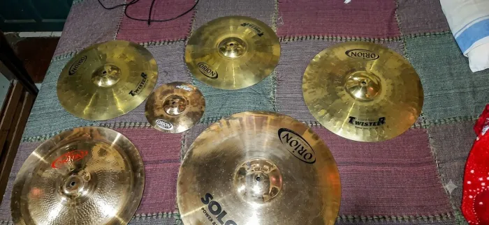 Pratos de bateria