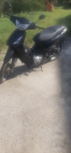 Vendo Honda Biz 125 ES 2010, muito econômica e ótima para o dia a dia.