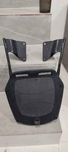 Suporte com encaixe de bauleto pra Titan 160, ano 2016/2022 em perfeito estado