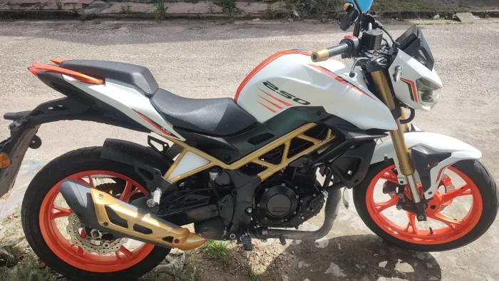 VENDO LINDA MOTO ESPORTIVA 