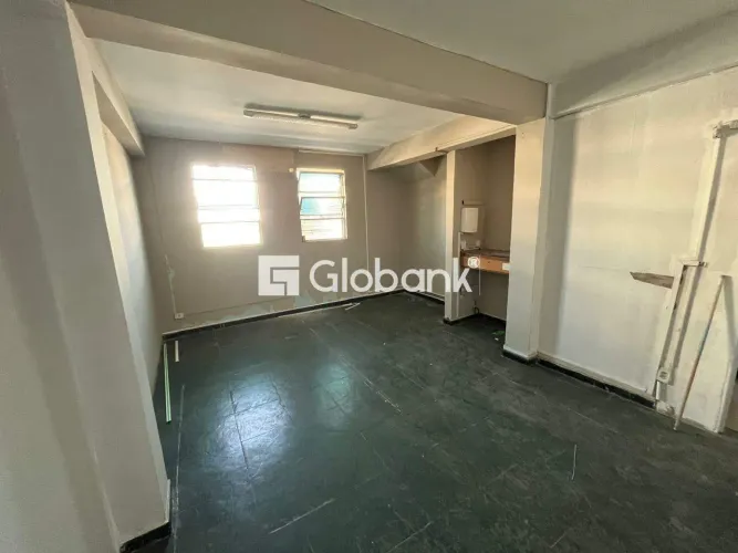 Sala comercial 1 quarto para aluguel Cidade Santa Maria 25m² Montes Claros MG