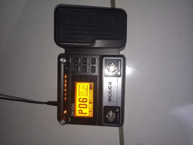 Pedaleira GE 100