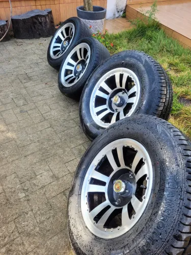 Jogo rodas ,aro15 furaçao 4x130 buggy 2 pneus maiores são novos