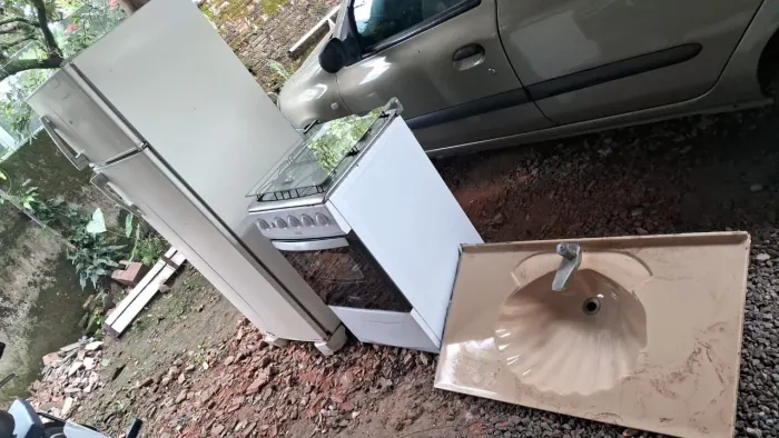 Vendo combo de móveis usados