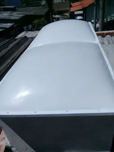 Clara boia de fibras de vidro