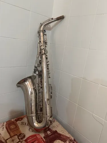 Saxofone Alto Weril Vintage Para Restauro ou Peças