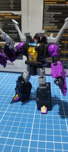 Transformers Legacy Evolution Deluxe Class Shrapnel