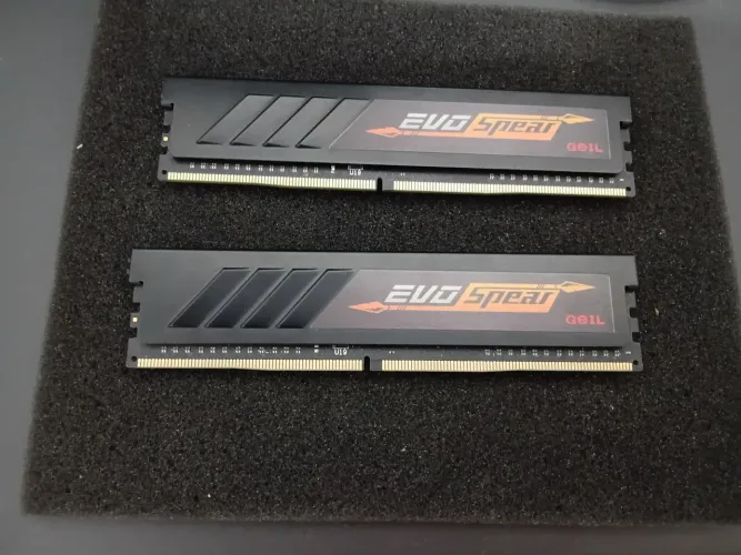 Memória RAM 8GB DDR4 GeIL (2x4GB)
