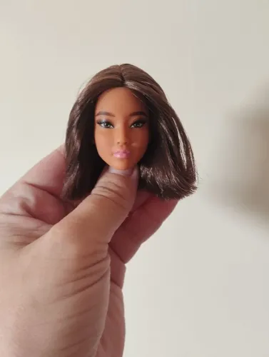 Cabeça de Barbie basics kitty