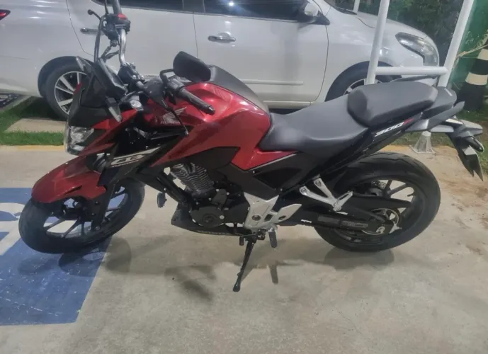 CB 300F Twister Vermelha ÚNICO DONO