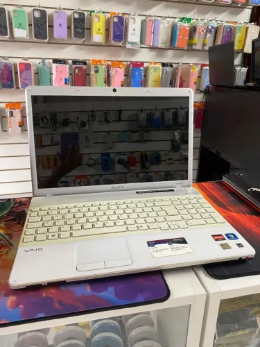 Notebook Sony VAIO 15.6" AMD 3GB 320GB Branco - Revisado (Retirada/Envio)