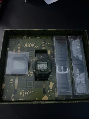 Relógio G-Shock Carbon Core DWE-5600CC-3DR