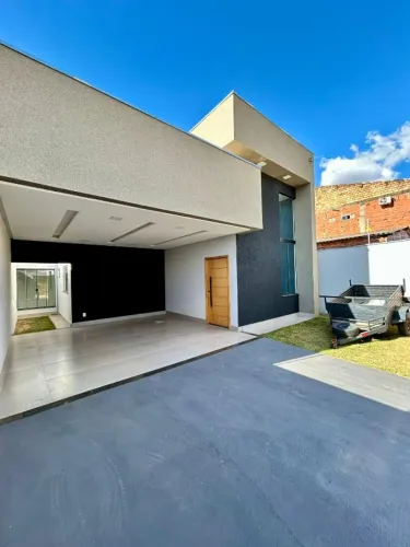 CASA 3 QUARTOS SENDO 1 SUITE LOCALIZADA NO BAIRRO ARCO VERDE ANAPOLIS -GO