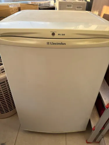Frigobar Electrolux 130L
