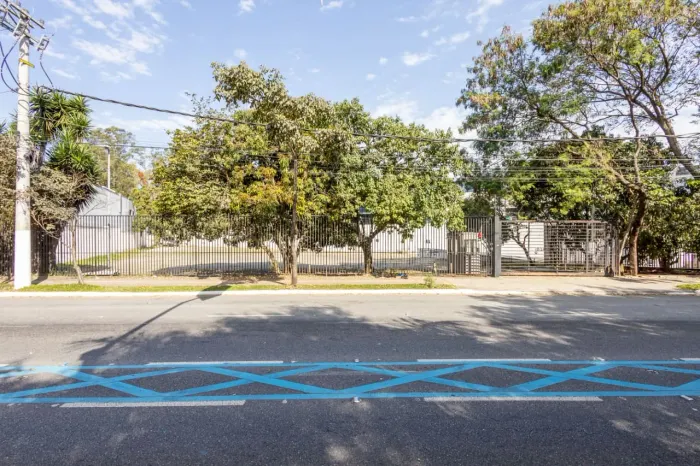 Terreno na Avenida Braz Leme, 1120  1337 m²