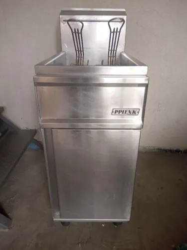 Fritadeira industrial a gás e a energia duas cubas ,inox resistência blindada 