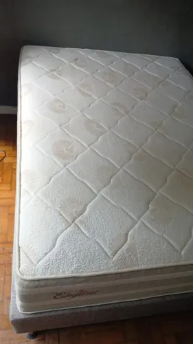 Vendo Cama box Casal Colchão Marca Elegante