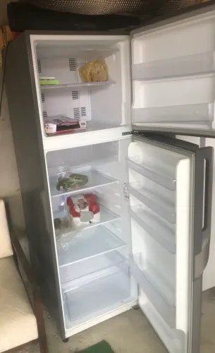 Estou vendendo essa geladeira Panasonic