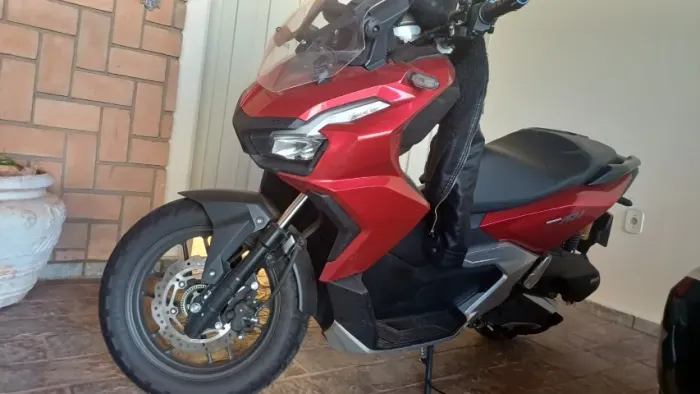 Honda ADV 160 2025 - Apenas 5.000km (Único Dono)